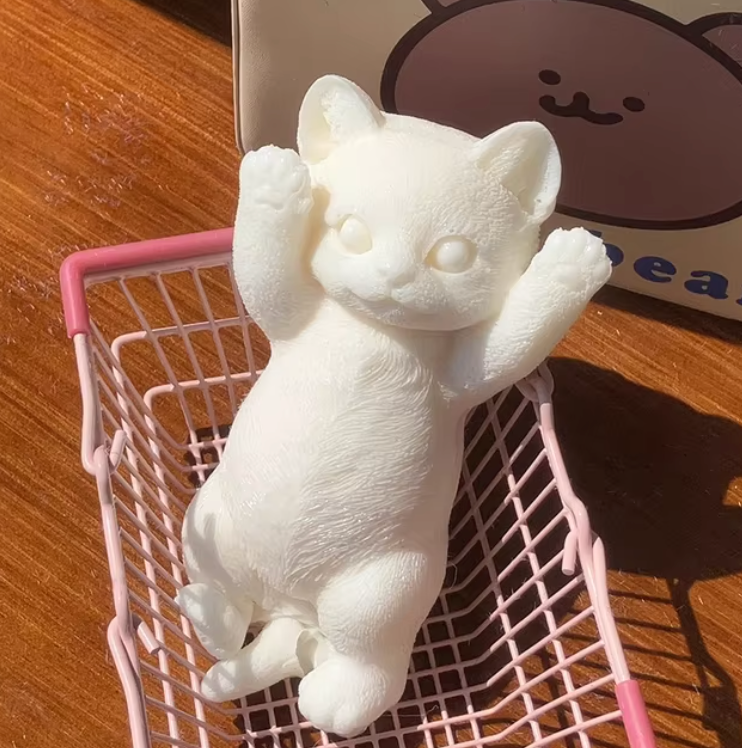 DIY Plastic Cat for your own arrangement